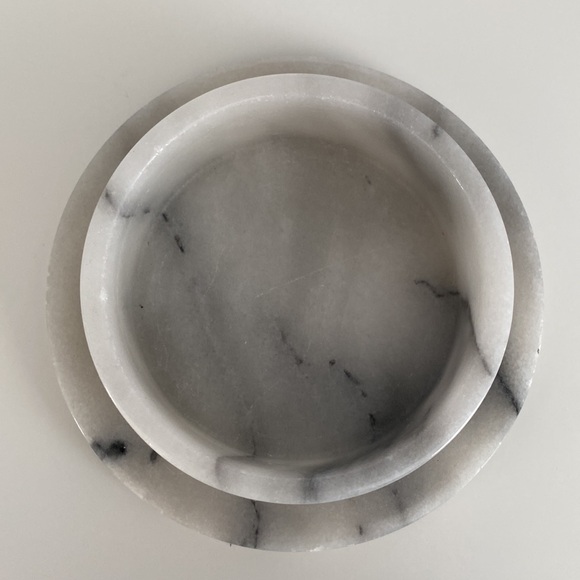 Marble candle holder with candle - Picture 3 of 7